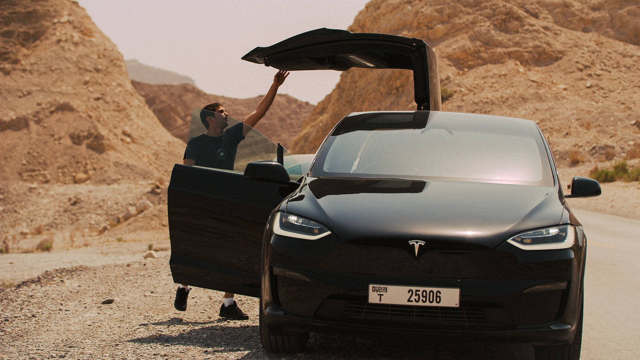 Tesla is now testing it vehicles in the desert!